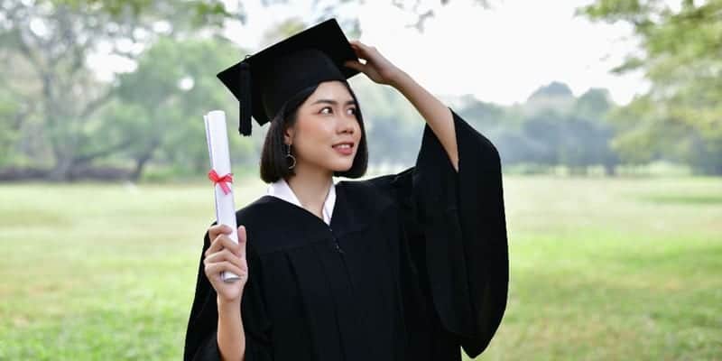 graduate-girl 1